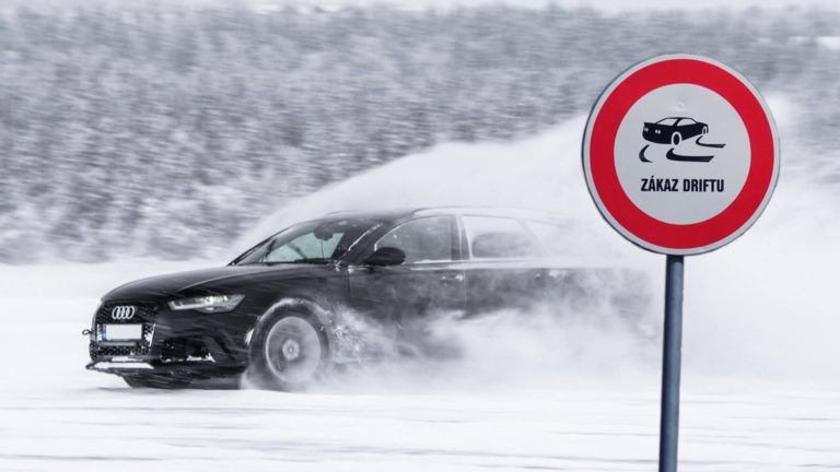 Aká pokuta vám môže hroziť za „driftovanie“ na zasneženom parkovisku?